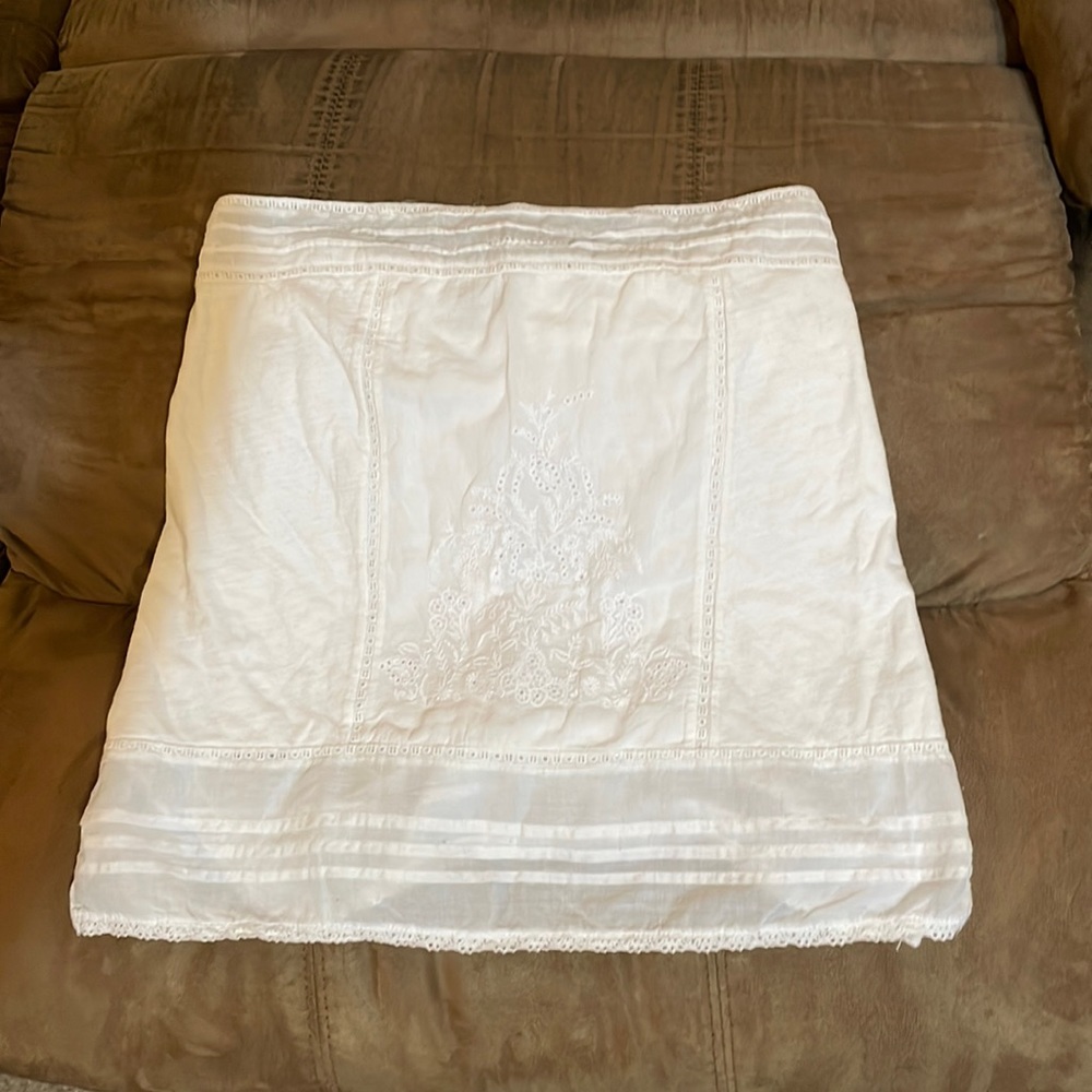 American Eagle Outfitters white cotton crop top beautifully designed size S